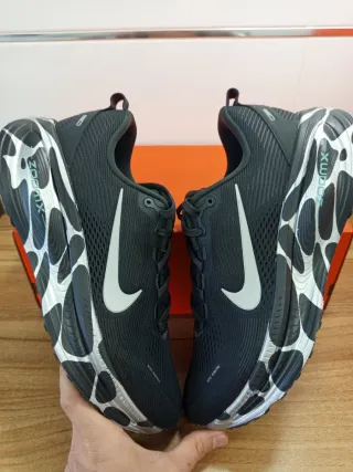 Nike Vomero 18 Talla 46