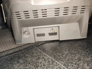 Televisión LG flatron con mando a distancia Gris