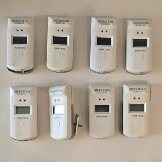 8 ripartitori di calore B METERS per termosifoni