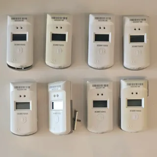 8 ripartitori di calore B METERS per termosifoni