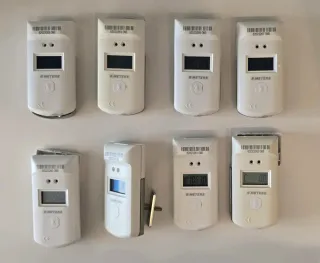 8 ripartitori di calore B METERS per termosifoni
