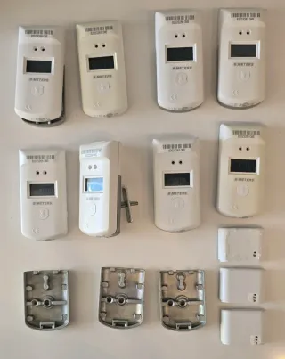 8 ripartitori di calore B METERS per termosifoni