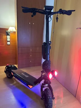 Patinete Eléctrico ZWheel Oh se cambia por iPhone