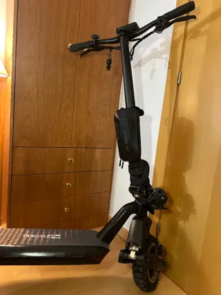 Patinete Eléctrico ZWheel Oh se cambia por iPhone