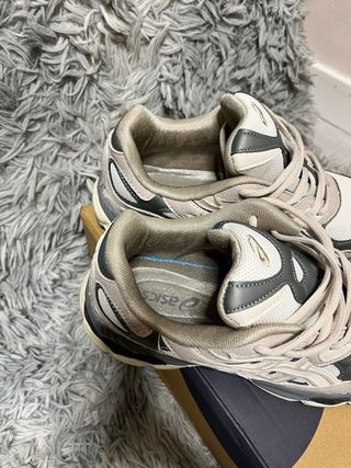 ASICS Gel-NYC Gris/Blanco Talla [Talla] 42