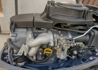 Barco con remolque y motor