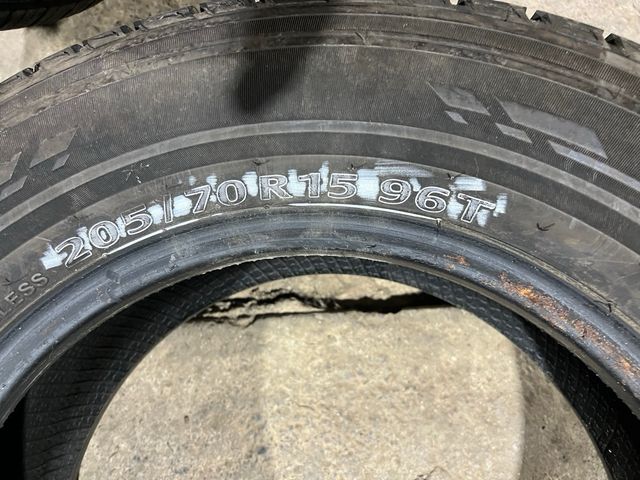 2 Kumho Crugen 205/70R15 96T DOT 4320