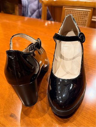 Merceditas charol negro Talla 38