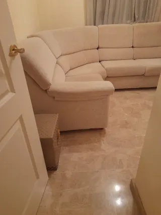 Sofá rinconera beige de tela