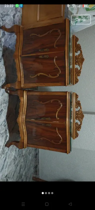 Comodini in legno e vetro