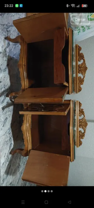 Comodini in legno e vetro