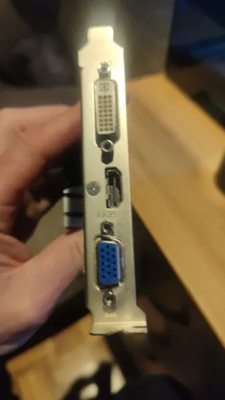 Tarjeta Gráfica ASUS GT210