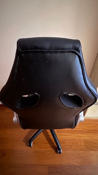 Mesa de ordenador y silla gaming