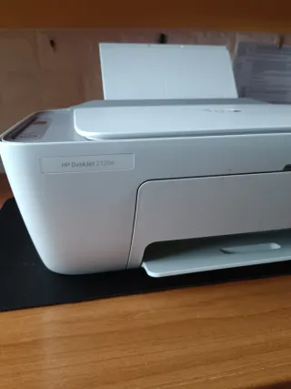 Stampante Multifunzione HP DeskJet 2720e
