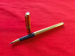 Bolígrafo Parker Dorado