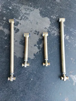 Tirantes ajustables diferencial (4 Link) AE86