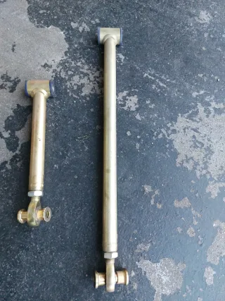 Tirantes ajustables diferencial (4 Link) AE86