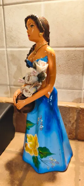 Scultura in ceramica  terracotta decorata a mano r