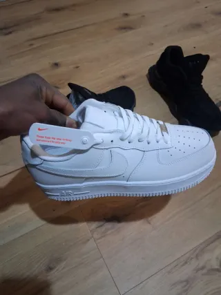 New Balance Scarpe Uomo Nere