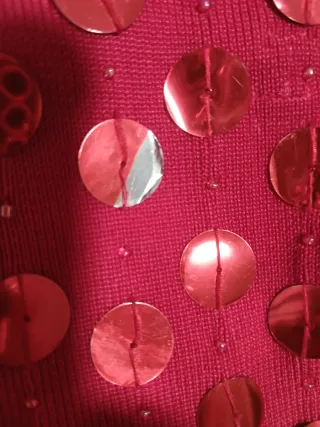 Blusa roja con lentejuelas