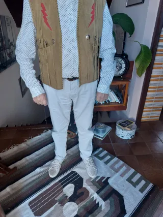 Chaleco de gamuza beige hombre