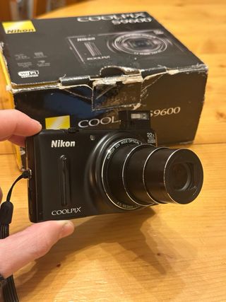 Digicam Nikon Coolpix S9600 · 16 MP zoom x22 WiFi