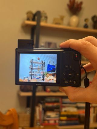 Digicam Nikon Coolpix S9600 · 16 MP zoom x22 WiFi