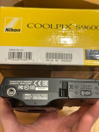 Digicam Nikon Coolpix S9600 · 16 MP zoom x22 WiFi