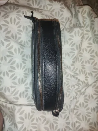 Bolso de mano efecto piel graffiti