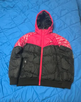 Chaqueton Nike Negra y Rojo con Capucha