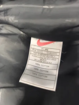 Chaqueton Nike Negra y Rojo con Capucha