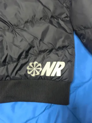 Chaqueton Nike Negra y Rojo con Capucha