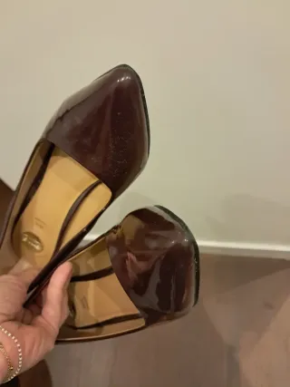 Zapatos de tacón grueso burdeos