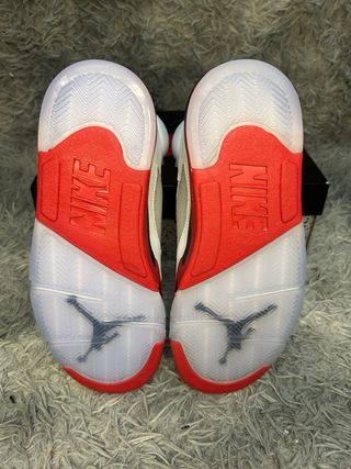 Jordan 5 Retro Blanco y Rojo