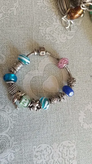 Pulsera estilo Pandora con charms