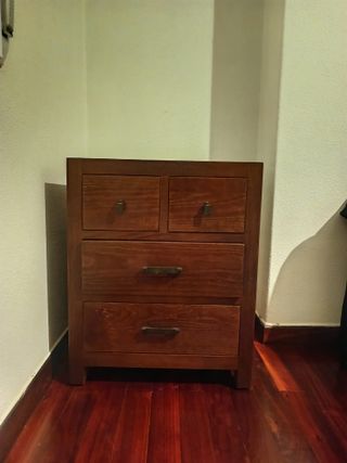 2 Mesillas de noche de madera