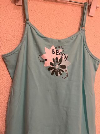 Vestido azul con volantes y flores