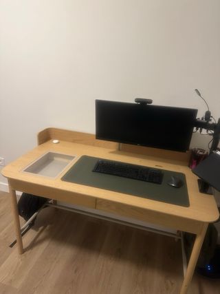 Scrivania in legno IKEA