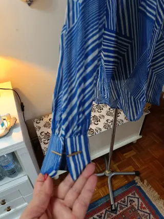 Camisa Mujer Estampada Azul y Blanca