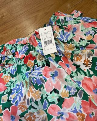 Pantalón corto floral talla L