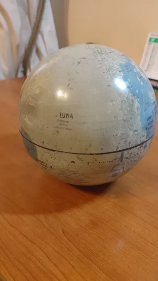 Mappamondo lunare in metallo