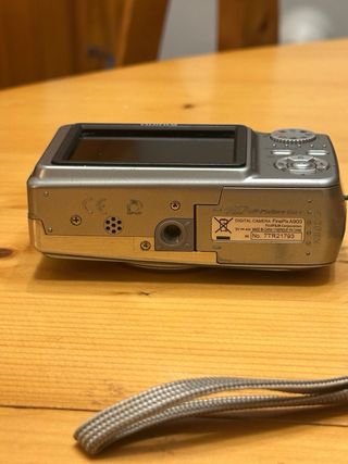 Digicam Fujifilm A900 · 9 MP · zoom óptico 4x