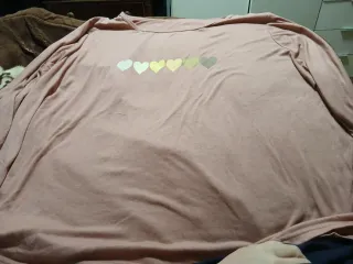 Camiseta rosa manga larga con corazones