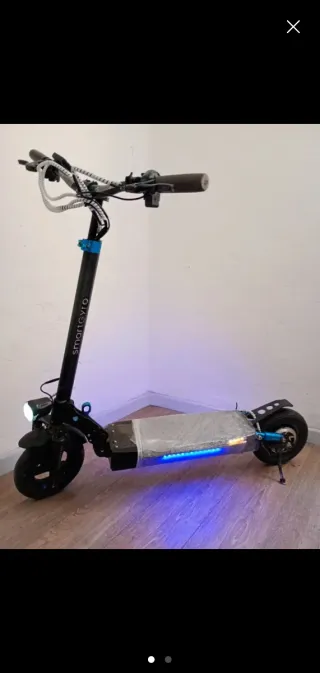 Patinete SmartGyro con luces LED