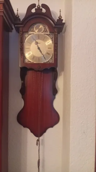 Mesa consola y espejo dorado bambú