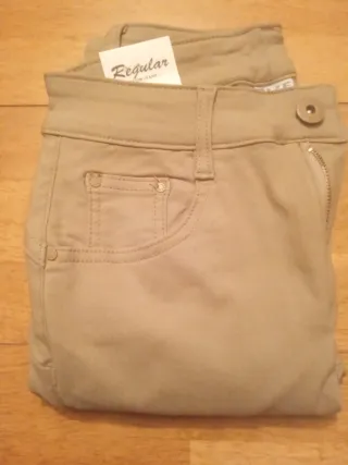 Pantalón push up beige sin estrenar