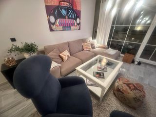 Moderno sofá seccional con chaise longue