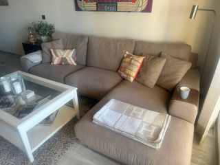 Moderno sofá seccional con chaise longue