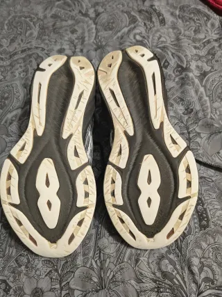 Zapatillas Asics Novablast 3 Negro/Blanco