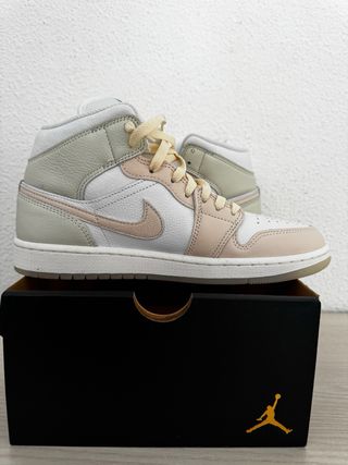 Air Jordan 1 Mid SE Ice-Sea Glass